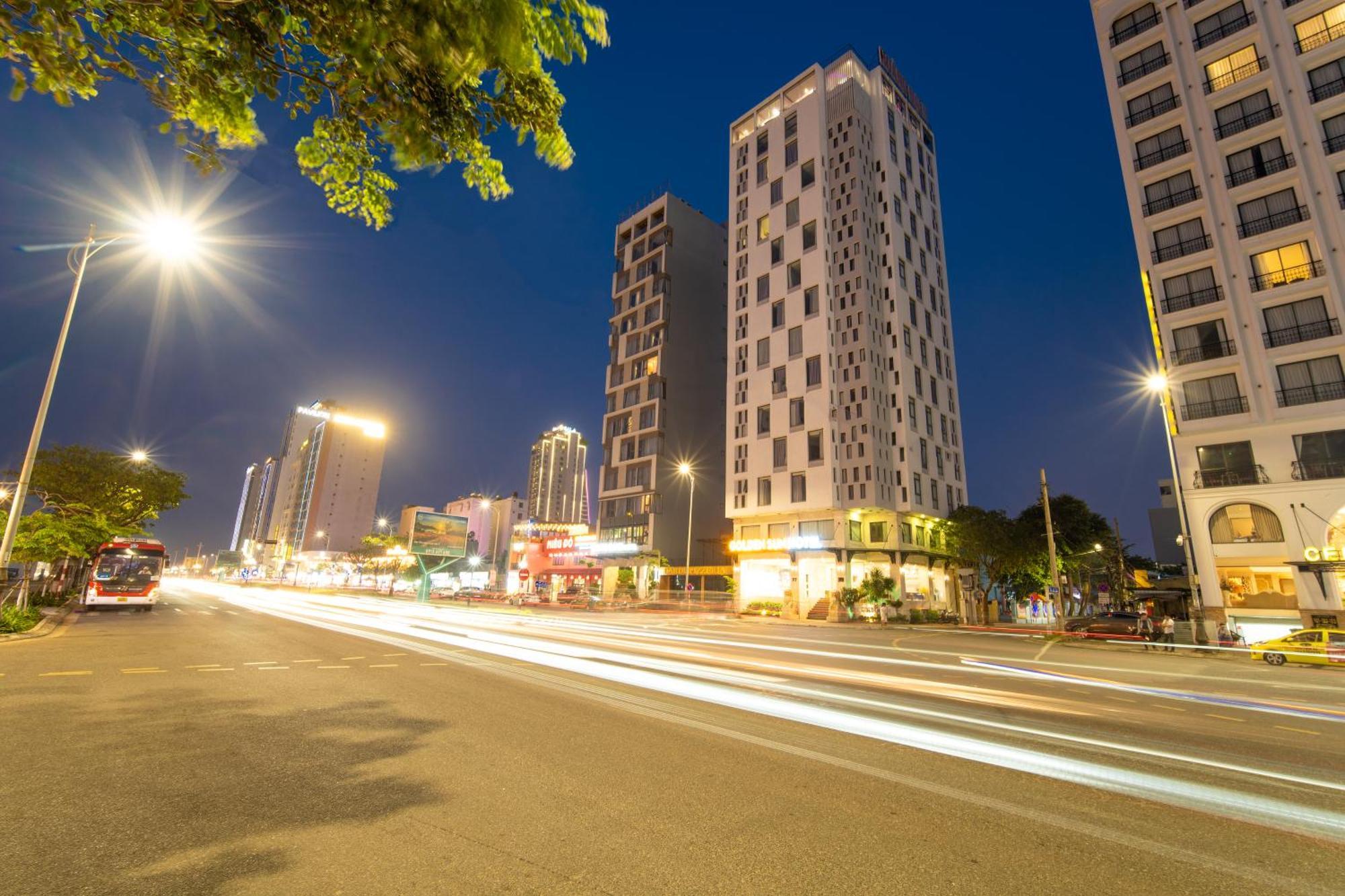 Golden Sun Hotel Danang Экстерьер фото